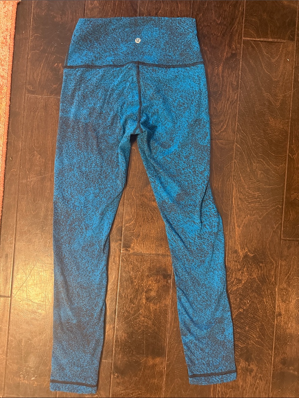 Lululemon Wunder Under Pant III Size 6
Luon Spray Jacquard Shocking Blue Black - Picture 4 of 5